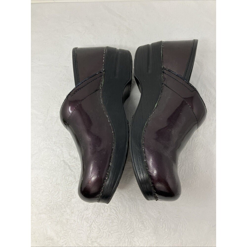 Dansko Clogs 39 US 8.5 Iridescent Dark Purple Patent Leather Shoes ITALY Nursing